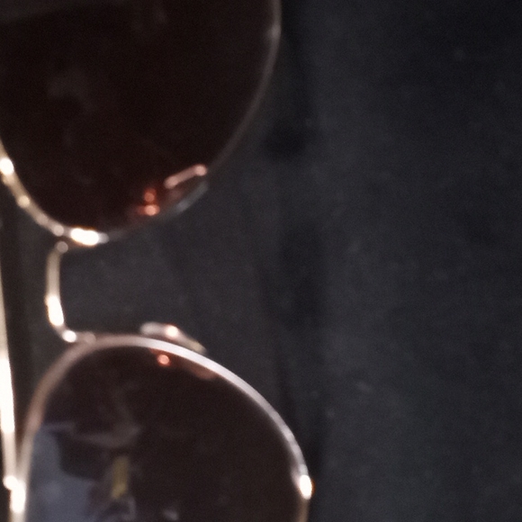 💚SALE/Sunglasses💚 . . UNISEX SUNGLASSES - Picture 3 of 6